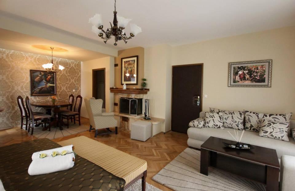 Hotel Villa Alexander Skopje Exterior photo